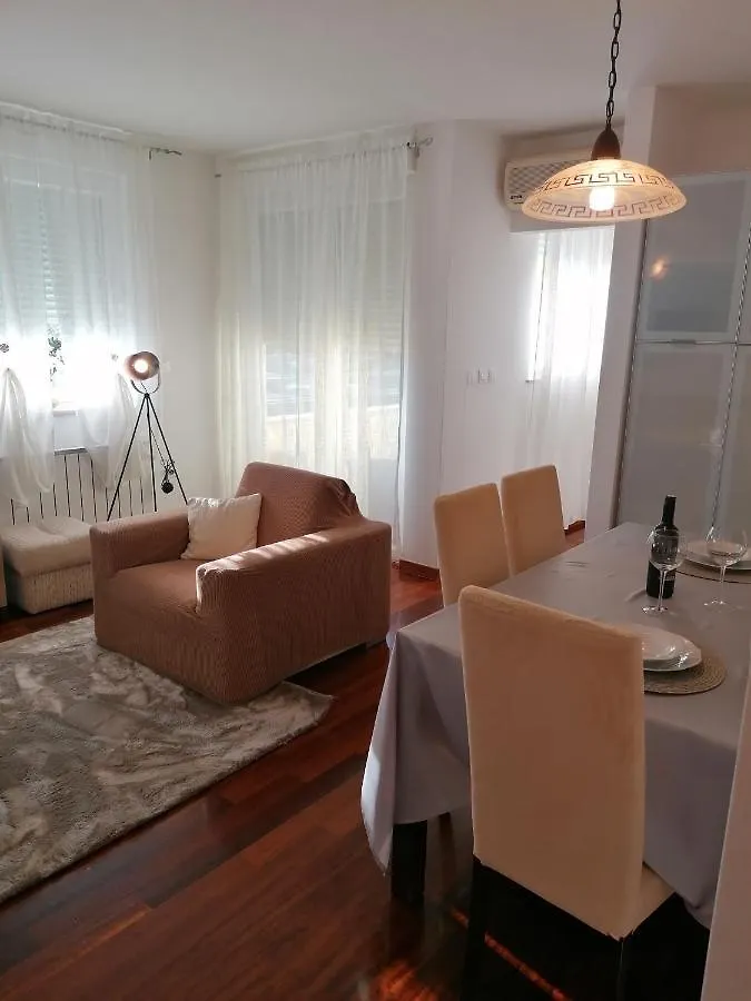 Διαμέρισμα Apartman Sunshine Πούλα