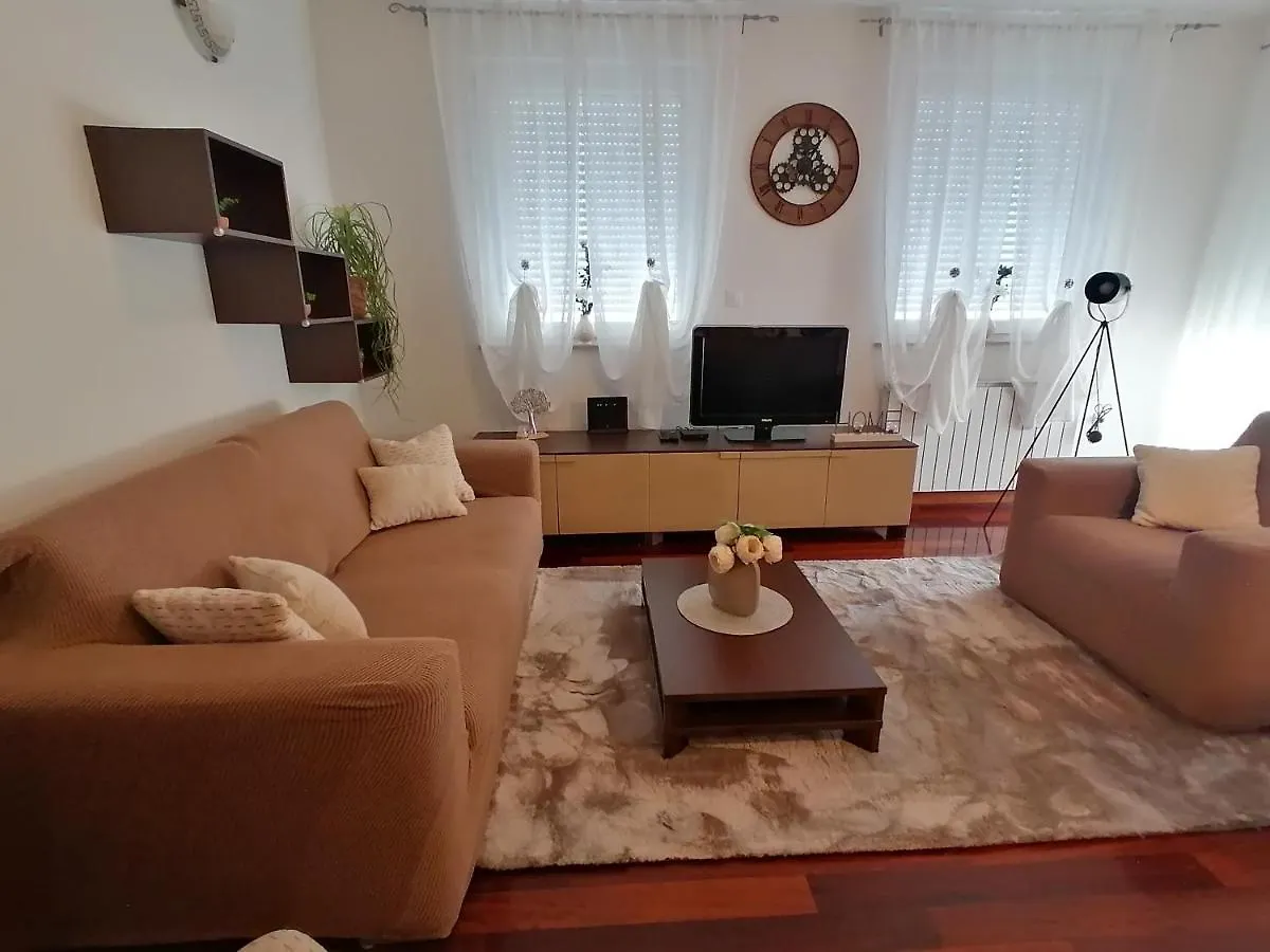 公寓 Apartman Sunshine 普拉